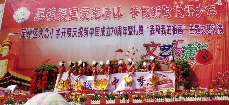 迷路的可爱男孩